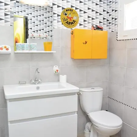 3 Bedroom Stunning In Prázdninový dům Le Bourg-Dun